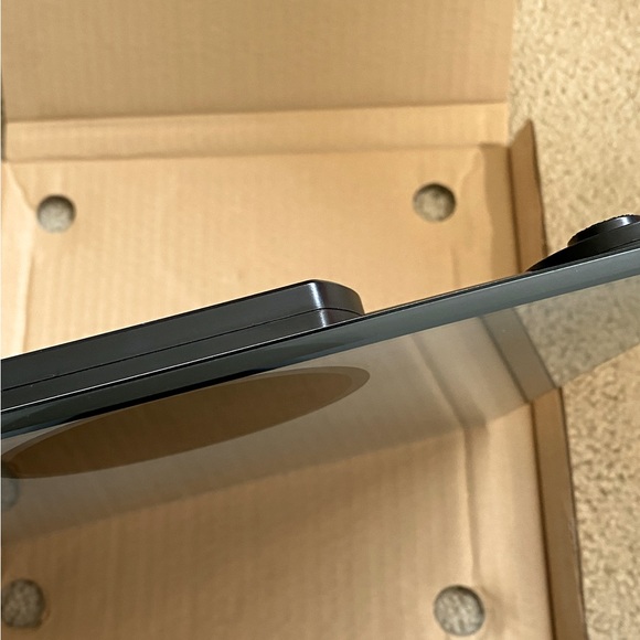 New! Digital LED Glass Bathroom Scale - Picture 3 of 11